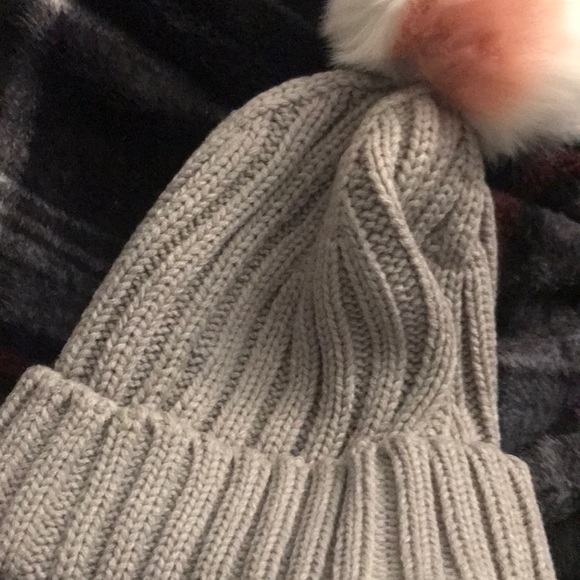 J. Crew Knit Faux Fur Pom Gray Hat - Picture 6 of 7